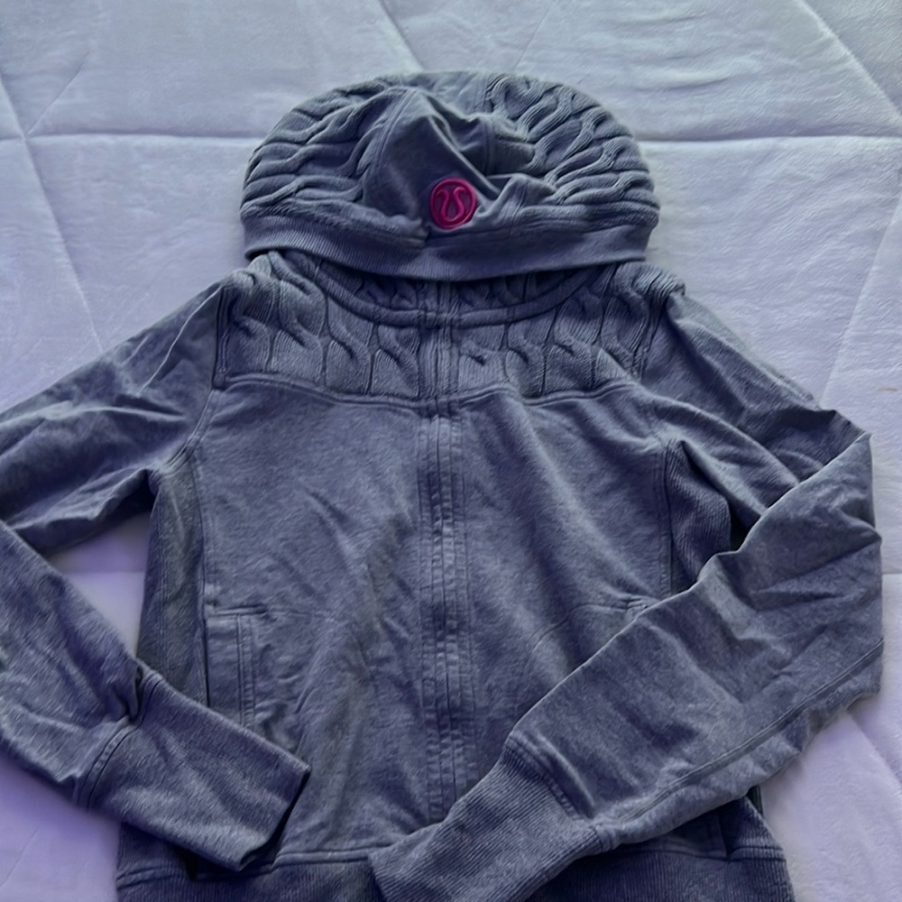 Lululemon grey and pink sweatshirt